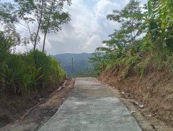 Hari Ketiga TMMD, Jalan Rabat Beton Sudah Mulai Terwujud