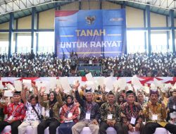 Ribuan Masyarakat Banyuwangi Menerima Sertipikat Tanah dari Presiden RI Joko Widodo