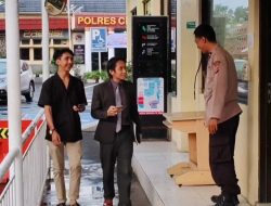 Dede Kurniawan Tunjukan Bukti Chat Pegi Setiawan Berada di Bandung Saat Peristiwa Pembunuhan Vina