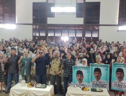 Ratusan Relawan Rapatkan Barisan Dukung Yanuar Prihatin sebagai Bupati Kuningan