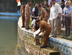 Sejuta Benih Ikan Paus Disebar di Situ Citiis