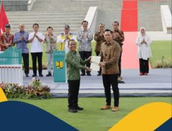 Didepan Presiden, AHY Serahkan Sertipikat Tanah Elektronik untuk Istana Negara dan Istana Garuda