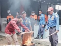 Petugas Lapas Narkotika Kelas IIA Pangkalpinang Ikuti Latsimat Keadaan Darurat Kebakaran