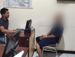 Kakek Tiri Cabuli Cucunya Saat Mandi