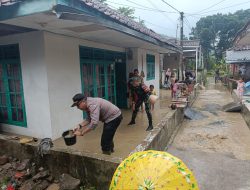 2 Dusun Terdampak Banjir di Cimahi, Warga Bergotong Royong Lakukan Pembersihan