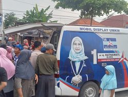 Partai Demokrat Kabupaten Cirebon Bagikan Ratusan Takjil Kepada Masyarakat
