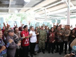 Menteri Nusron Serahkan 965 Sertipikat Konsolidasi Tanah di Jawa Tengah