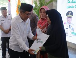Baznas Kuningan Salurkan Bantuan Rp 540 Juta untuk 1.544 Guru Ngaji dan Takmir Masjid