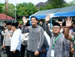 Bupati Indramayu Lepas 445 Calon Jemaah Haji, Minta Doakan Kabupaten Indramayu