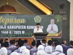 Bupati Dian Lepas Jamaah Calon Haji Kuningan Kloter 9 Tahun 1446 H/2025 M