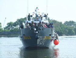Tabur Bunga di Laut, Polairud Polda Jabar dan Polres Cirebon Kota Kenang Jasa Pahlawan Bahari