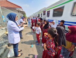 Rail Clinic Hadirkan Layanan Kesehatan dan Pengobatan Gratis Bagi Masyarakat di Sekitar Stasiun Arjawinangun