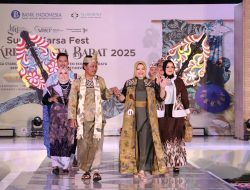 Eco Print Motif Daun Jati Kota Cirebon Memikat Panggung KKJ dan PKJB 2025