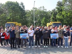 BJB Salurkan Dua Dump Truck untuk Dukung Pengelolaan Sampah di Kuningan