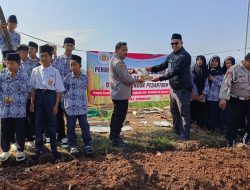 Santri dan Polisi Bersinergi Tanam Jagung di Ponpes Syamsul Huda, Dukung Swasembada Pangan Nasional