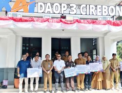 Bakti Untuk Negeri, KAI Daop 3 Cirebon Salurkan Bantuan TJSL Senilai Rp 469 Juta