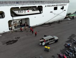 Tanjung Datu-301 Salurkan Bantuan Korban Bencana di Sumatra
