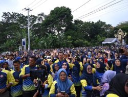 Ribuan Guru Kuningan Padati Jalan Sehat HUT PGRI, Bupati Umumkan Hadiah Umrah