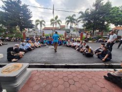 Kawal Demokrasi dan Berantas Korupsi: Aksi Mahasiswa Guncang DPRD Kuningan!