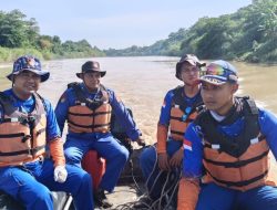 Polres Indramayu dan Tim SAR Gabungan Terus Lakukan Pencarian Dua Orang Yang Hilang di Bendungan Karet Bangkir