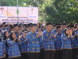 Kegirangan Di Halaman Setda Kuningan : 4.271 PPPK Paruh Waktu Resmi Diangkat