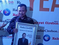 Tiga Kali Raih Penghargaan! Prof. Dikdik UNIKU Diberi “Person Of The Year 2025” Radar Cirebon