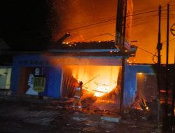 Toko Bangunan di Lebakwangi Ludes Dilalap Api, Kerugian Miliaran Rupiah