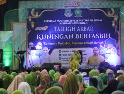 Tabligh Akbar ‘Kuningan Bertasbih’ Padati GOR Ewangga, Ustadzah Mamah Dedeh Ajak Bertasbih Sehari-hari