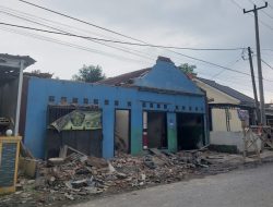 Kerugian Rp50 Juta! Rumah dan Bengkel di Ciniru Roboh Akibat Hujan Angin Besar