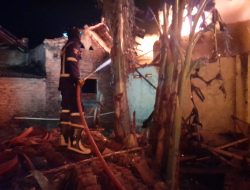 Korsleting Diduga Sebabkan Kebakaran Gudang Plastik Di Ciawigebang, Rugi Rp 540 Juta
