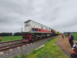 Evakuasi Lokomotif KA Menoreh Selesai, Jalur KA Sudah Bisa Dilewati