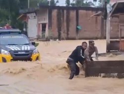 Hujan Lebat Picu Banjir Susulan, Kapolres Aceh Timur Siagakan Perahu Evakuasi di Sejumlah Gampong