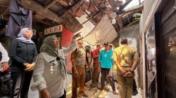 Tinjau Rumah Warga yang Ambruk di Pegambiran, Wakil Wali Kota Cirebon Pastikan Bantuan Segera Terealisasi