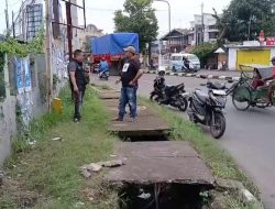 Trotoar Memakan Korban, Warga Keluhkan Minimnya Penerangan