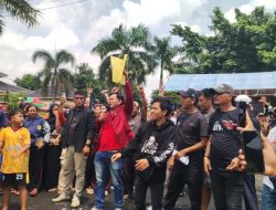 Dugaan Korupsi Dana Desa, Ribuan Warga Cihideung Hilir Demo Minta Kades dan Jajarannya Mundur