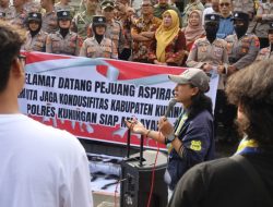 Aksi Damai PMII Kuningan Sambut 1 Tahun Kepemimpinan, Wabup: Kami Terima Aspirasi
