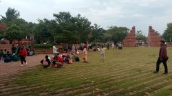 Ngabuburit, Warga Serbu Alun-alun Cirebon