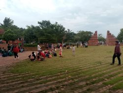 Ngabuburit, Warga Serbu Alun-alun Cirebon