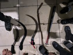 Patroli Dini Hari Polres Indramayu: 6 Remaja dan Berbagai Senjata Tumpul Berhasil Diamankan