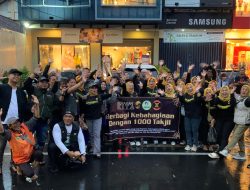 Meski Hujan Deras, Tiga Komunitas Kuningan Sukses Bagikan 1000 Takjil di Ramadhan