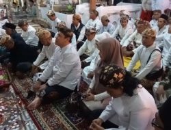 Akses Digembok, Grebeg Syawal Keraton Kasepuhan Tetap Berlangsung Di Makan Gunung Jati Cirebon
