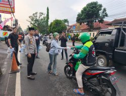 Kolaborasi Alfamart-Pokja Wartawan Kuningan, Bagikan Ratusan Takjil Hingga Ludes Cepat