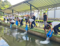 Isi Lahan SAE, Lapas Kuningan Tebar Ribuan Benih Ikan Bawal
