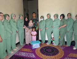 Kunjungi Keluarga Prajurit, Persit KCK Tebar Kasih di HUT ke-80