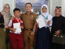 Harumkan Nama Kuningan di Mancanegara, Finza dan Auriz Raih Medali Olimpiade Matematika