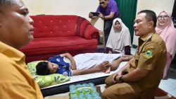 Usai Viral di Media Sosial, Bupati Dian Tinjau Langsung Kondisi Remaja Korban Pengeroyokan