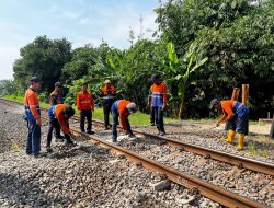 KAI Daop 3 Cirebon Gencarkan Penutupan Perlintasan Sebidang Ilegal