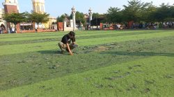 Bupati Majalengka Prihatin Kondisi Rumput Sintetis Alun-Alun, Instruksikan Segera Diperbaiki