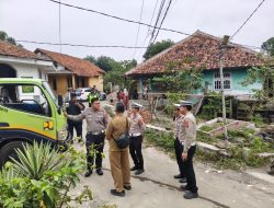 Polantas Salurkan Air Bersih untuk Warga Argasunya di Hari Bhayangkara ke-80