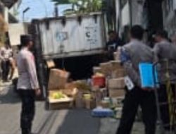 Tidak Kuat Menanjak! Truk Dyna Terguling Di Taraju
